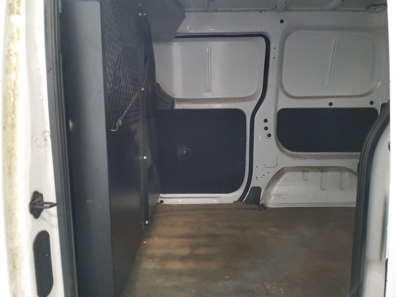 2015 Chevrolet Express - Image 11
