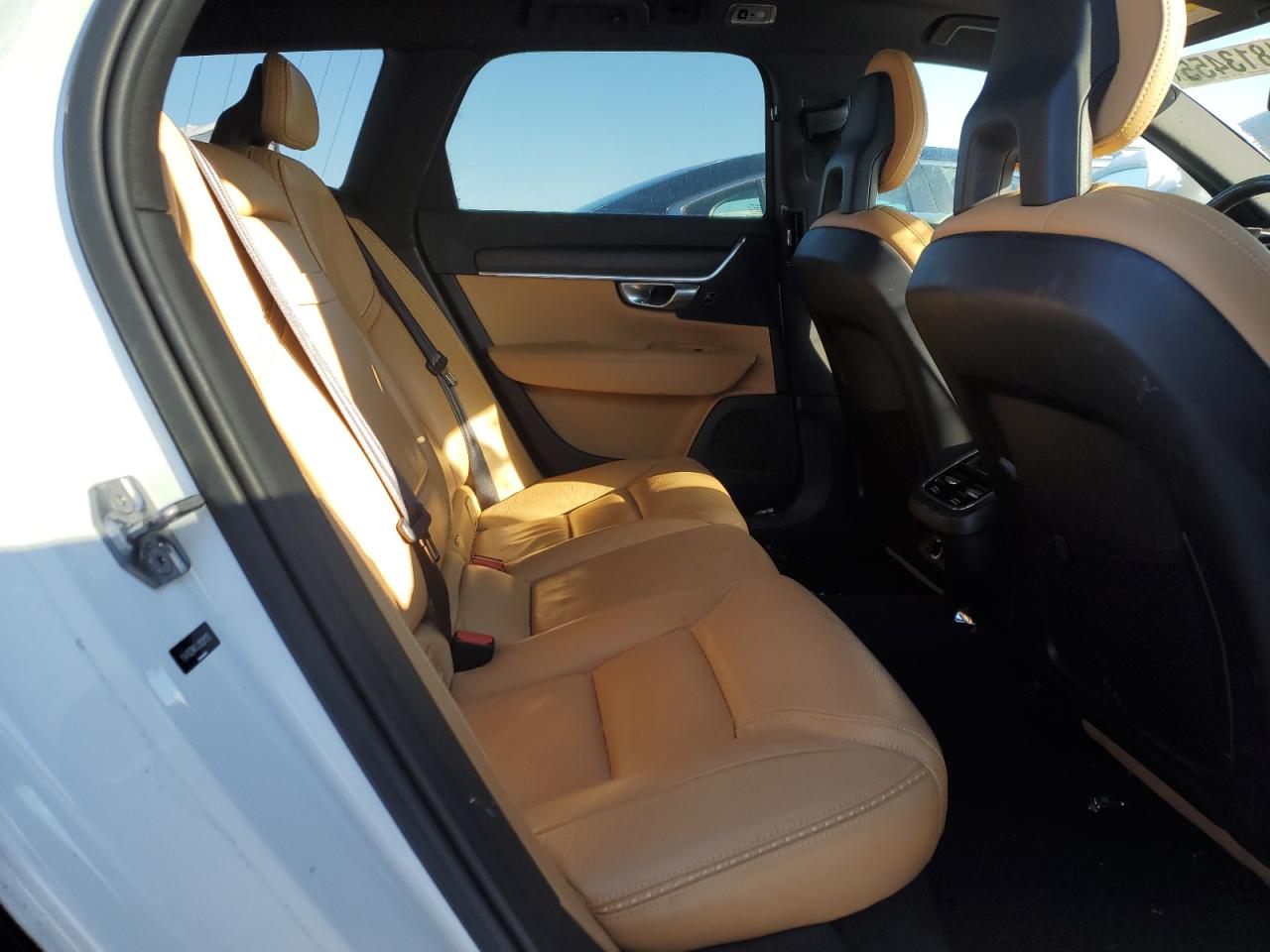 2018 Volvo V90 - Image 10