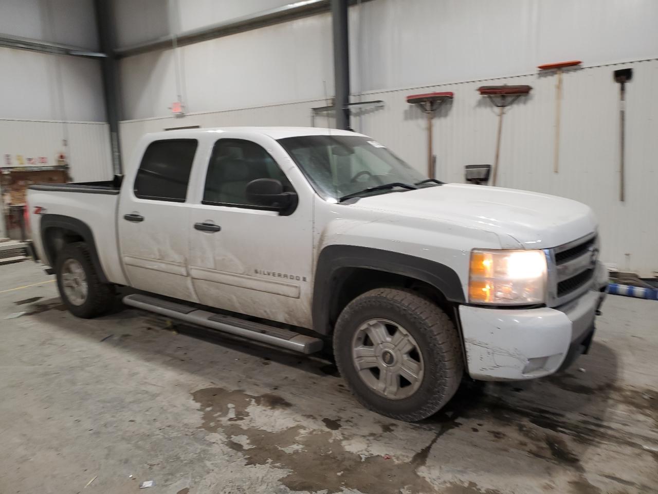 2009 Chevrolet Silverado - Image 4