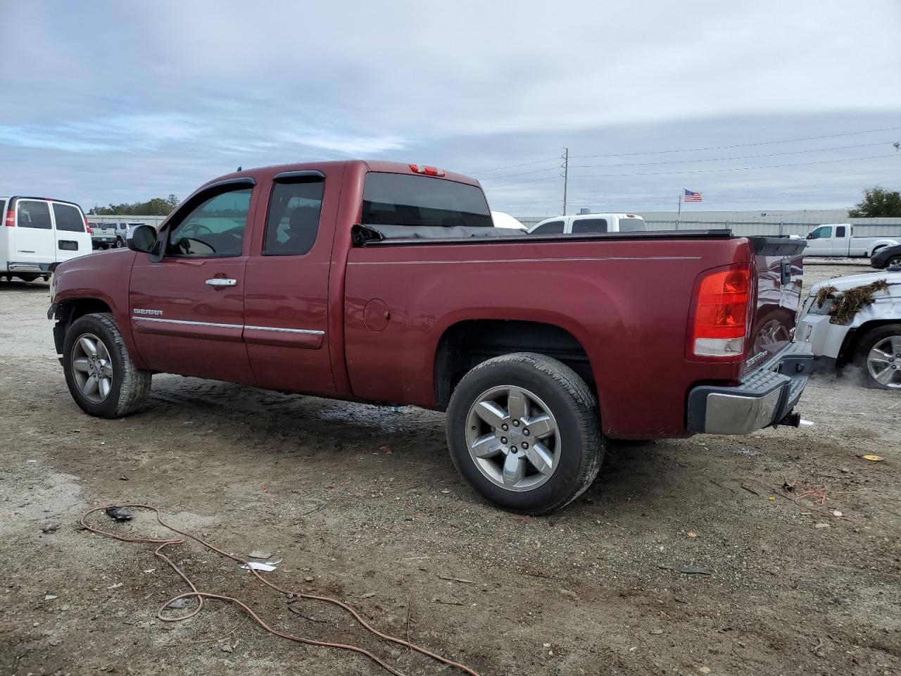 2013 GMC Sierra - Image 2