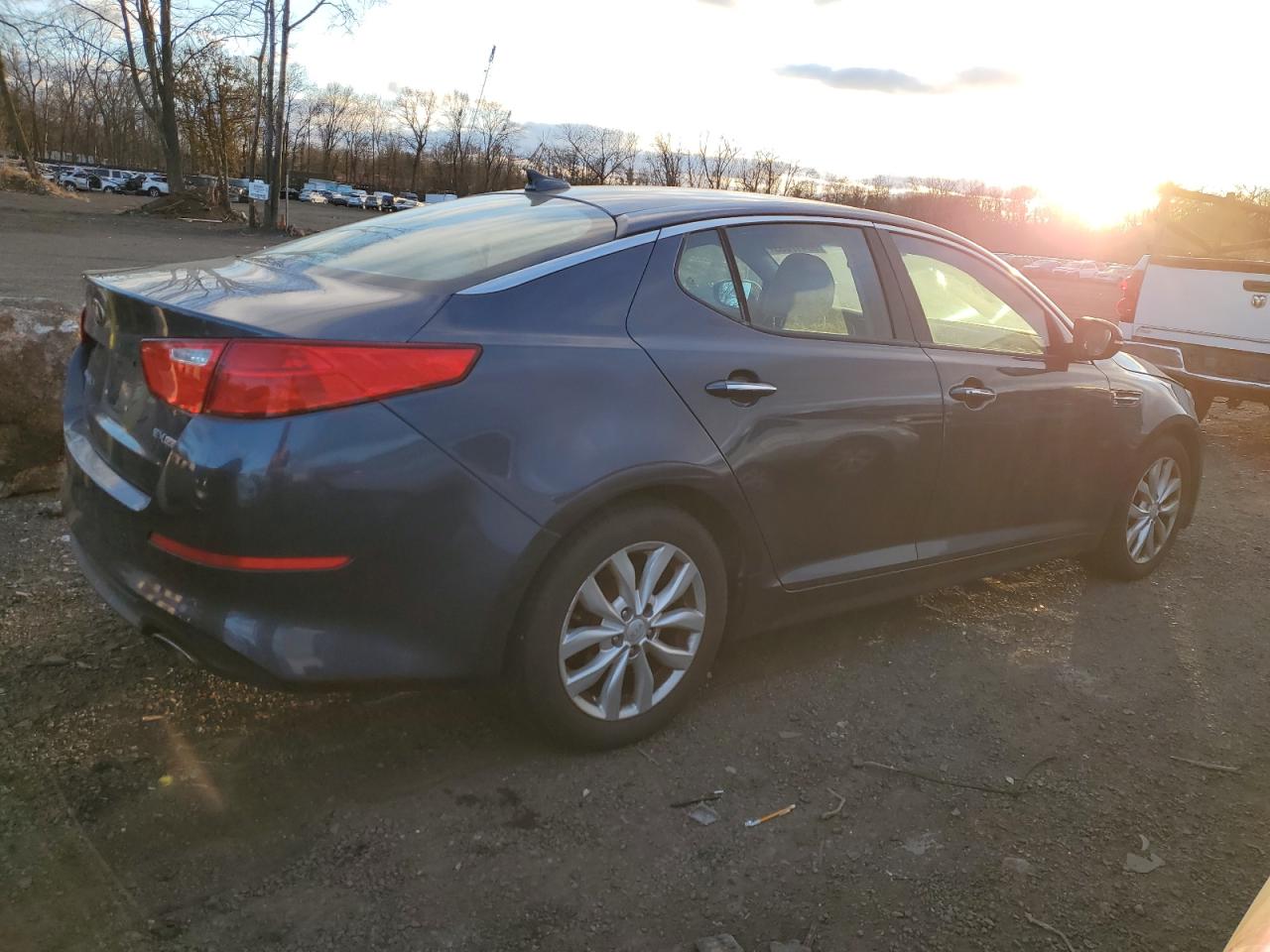 VIN 5XXGN4A72FG401172 2015 KIA OPTIMA no.3