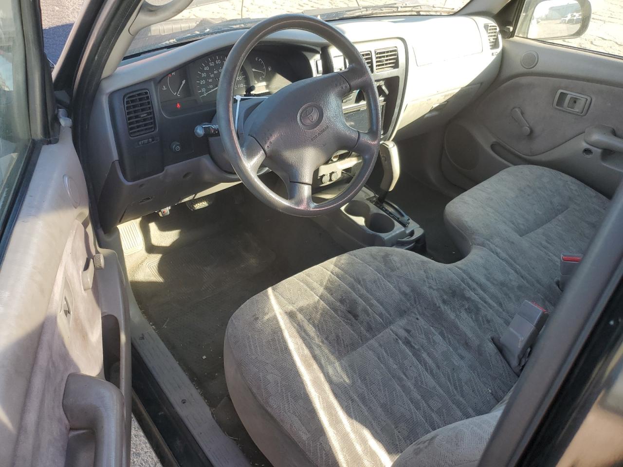 2004 Toyota Tacoma - Image 8