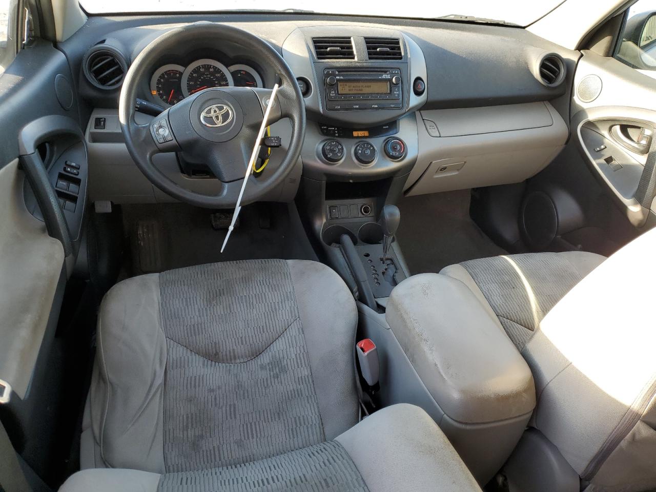 2012 Toyota RAV 4 - Image 8