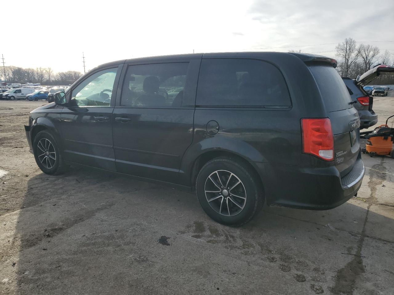 2017 Dodge Caravan - Image 2