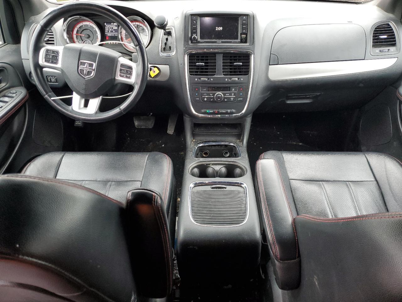 2017 Dodge Caravan - Image 8