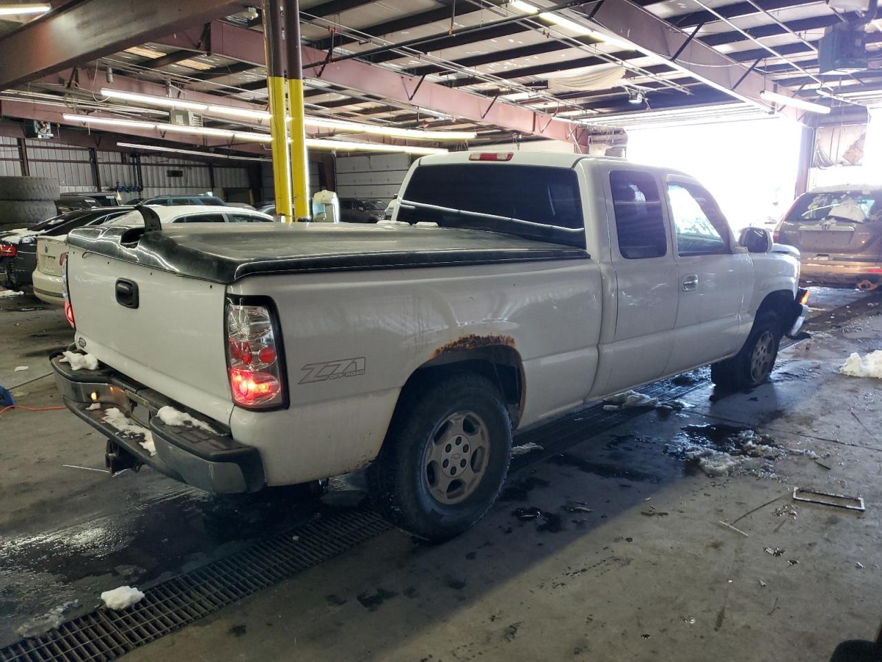 2003 Chevrolet Silverado - Image 3