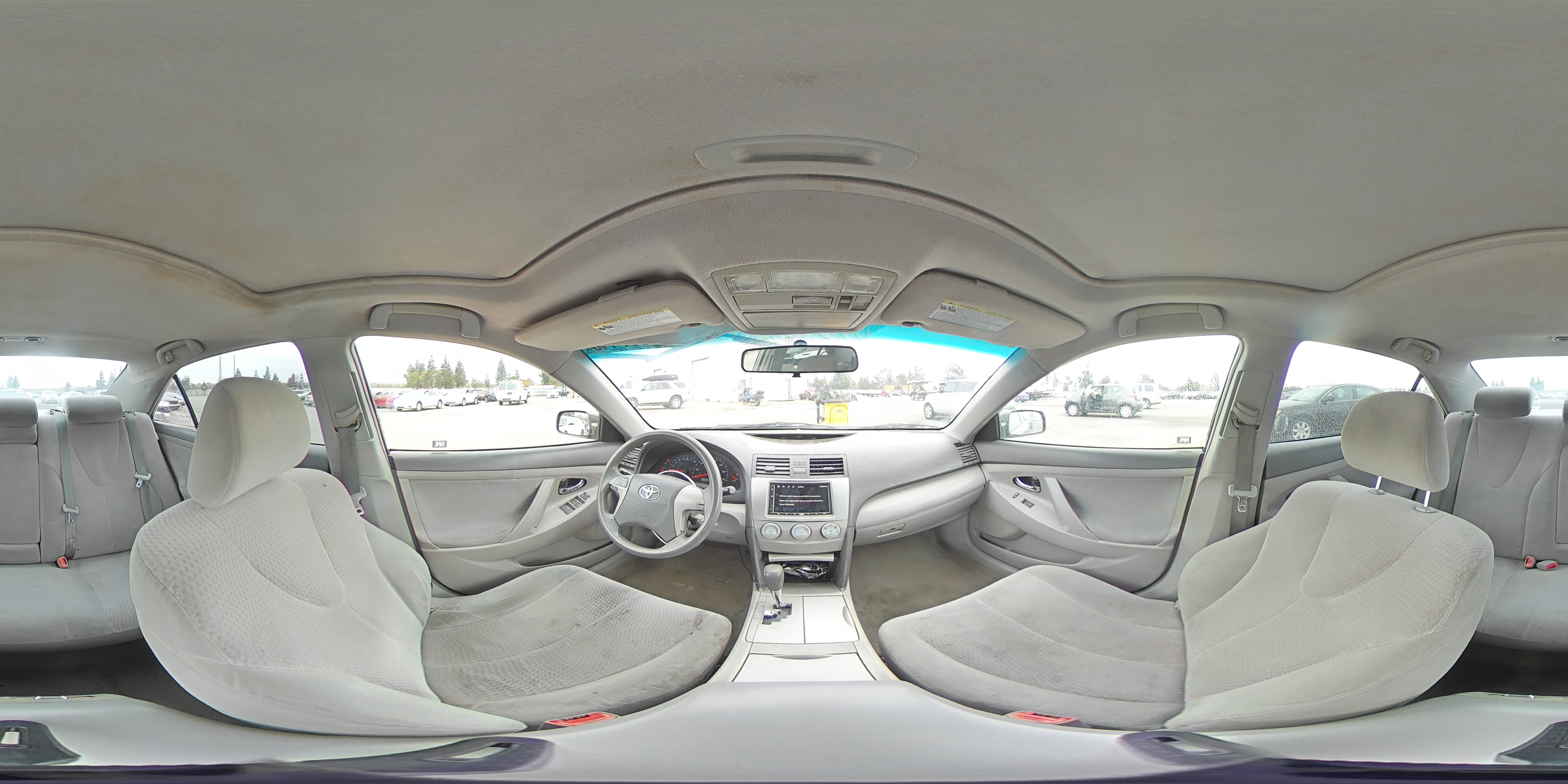 2010 Toyota Camry - Image 13