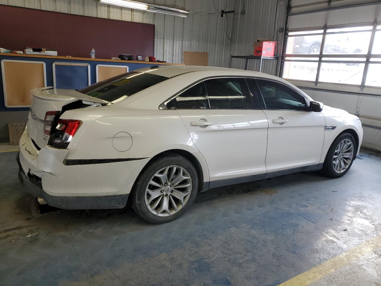 2014 Ford Taurus - Image 3