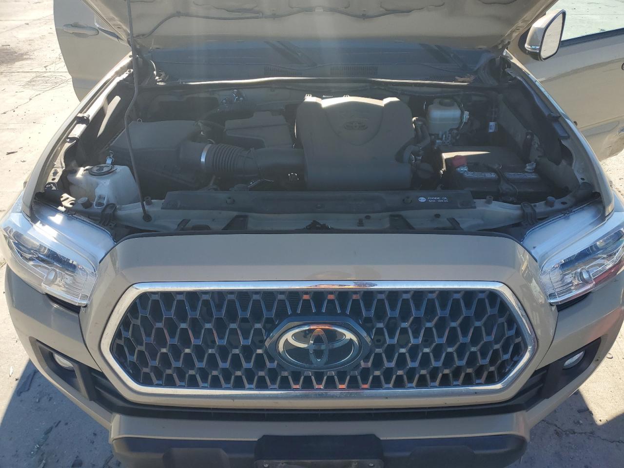 2018 Toyota Tacoma - Image 13