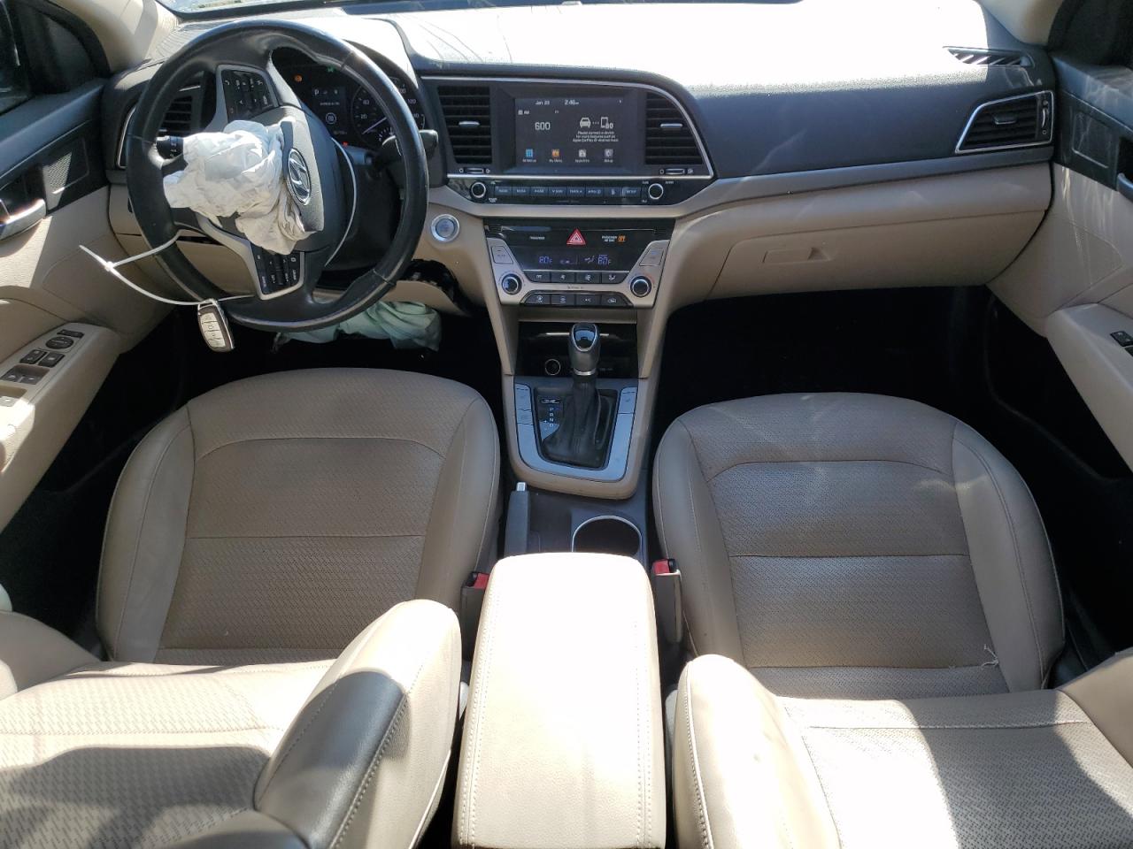 2018 Hyundai Elantra - Image 8