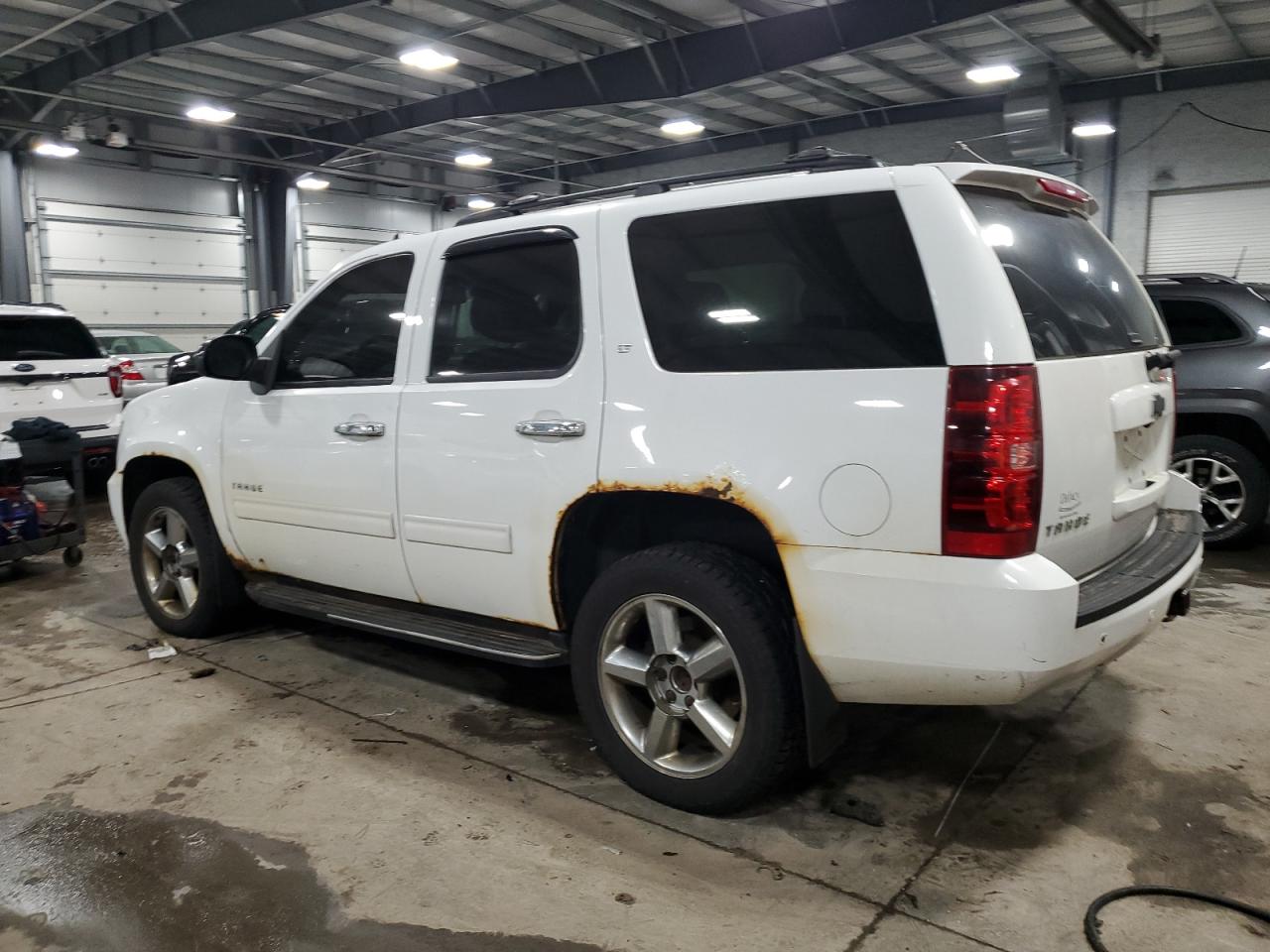 2010 Chevrolet Tahoe - Image 2