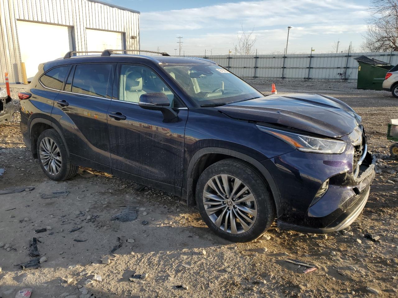 2021 Toyota Highlander - Image 4