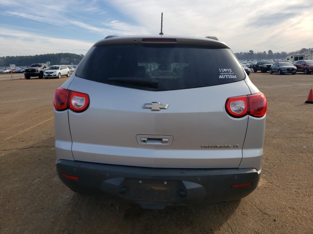 2012 Chevrolet Traverse - Image 6