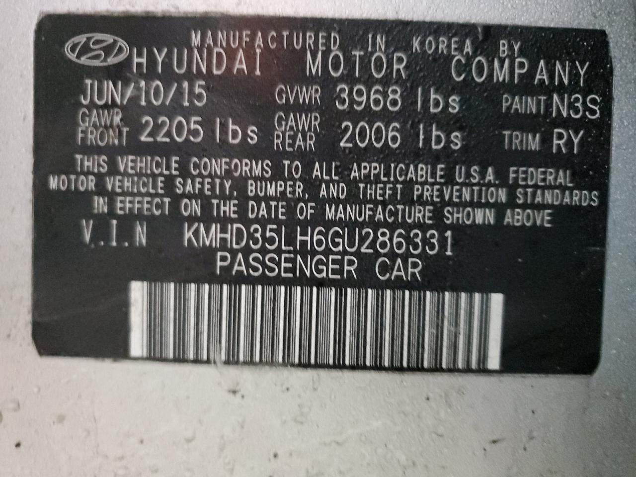 2016 Hyundai Elantra - Image 12