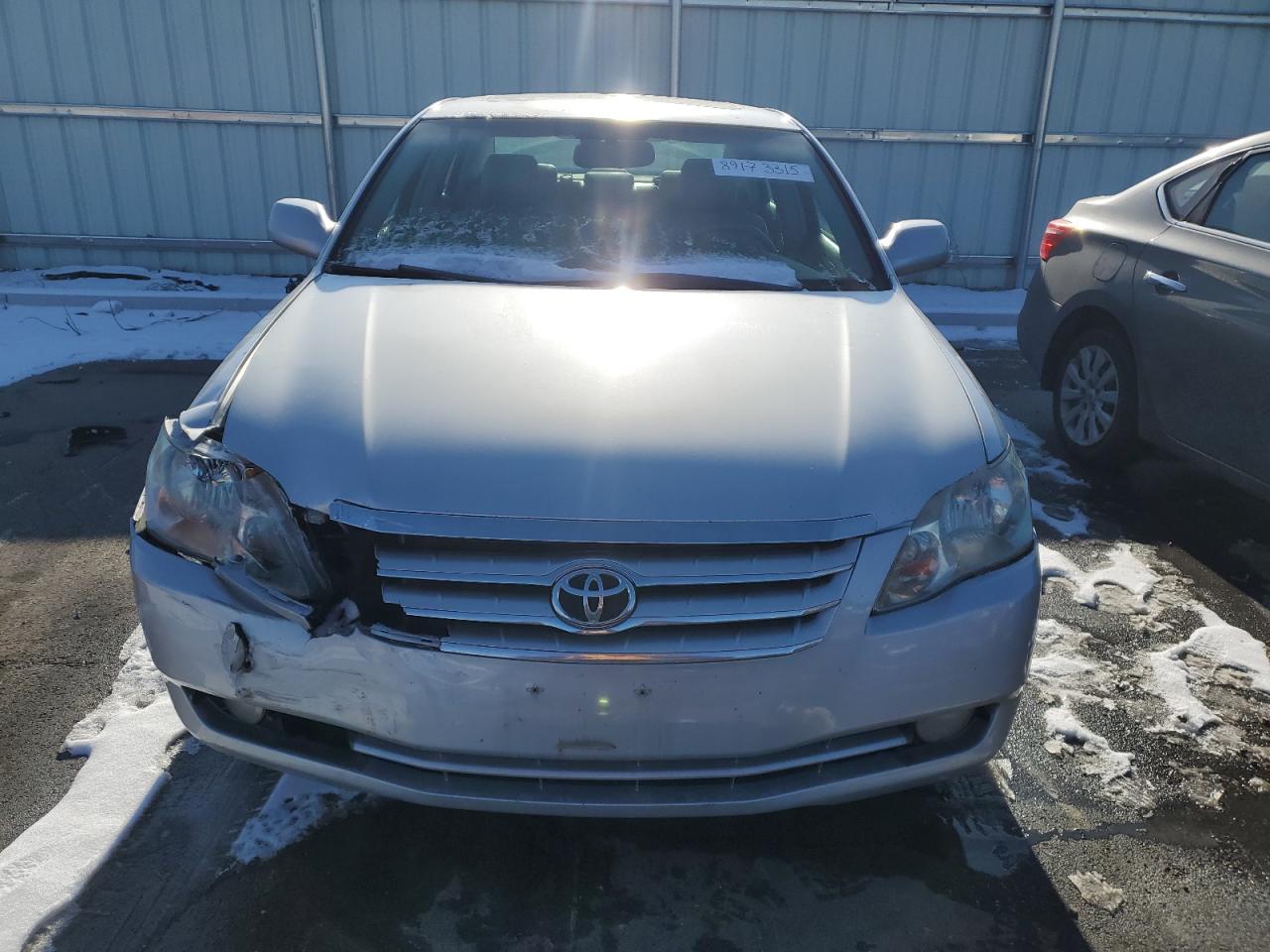 2005 Toyota Avalon - Image 5