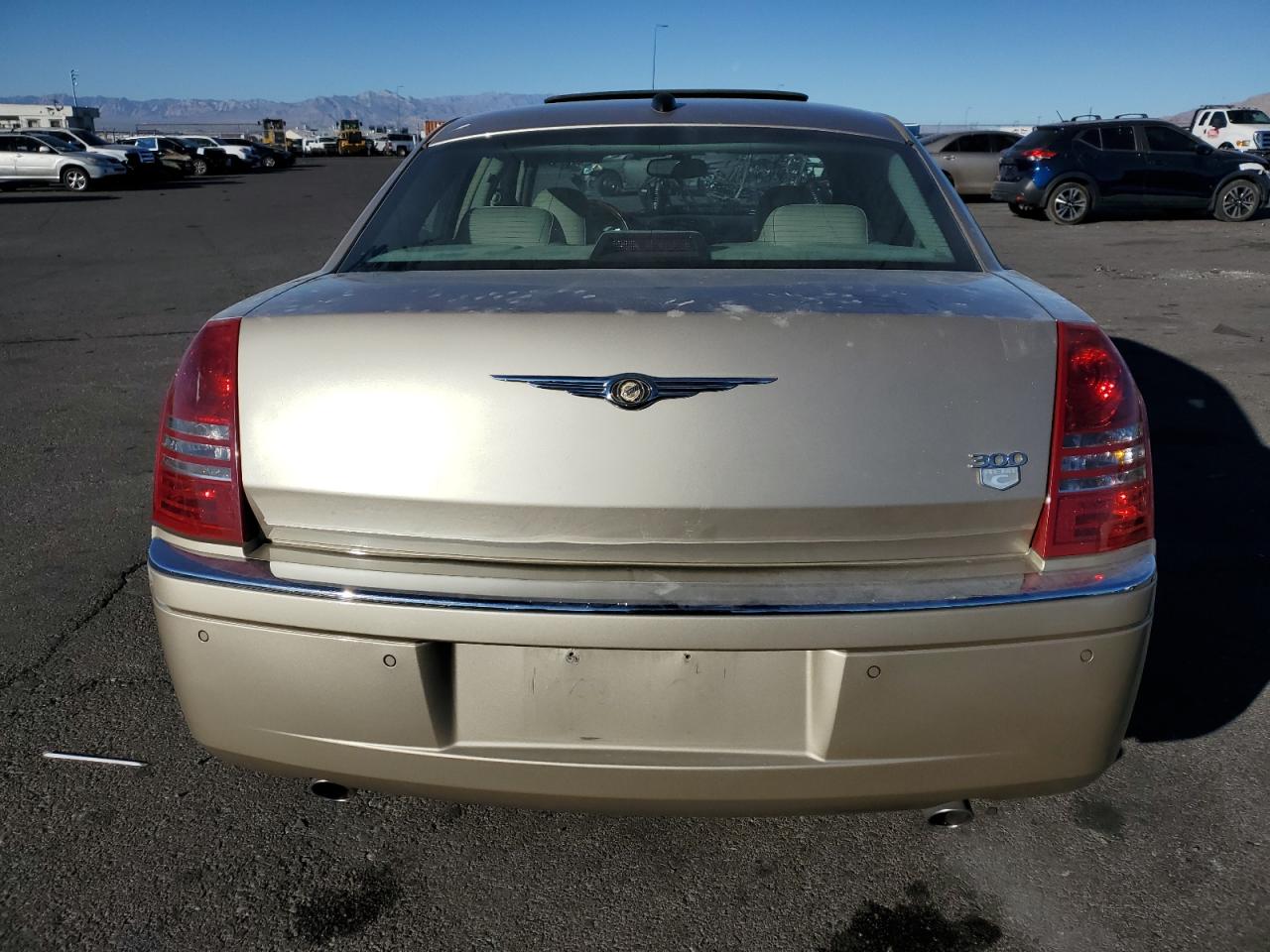 2006 Chrysler 300 - Image 6