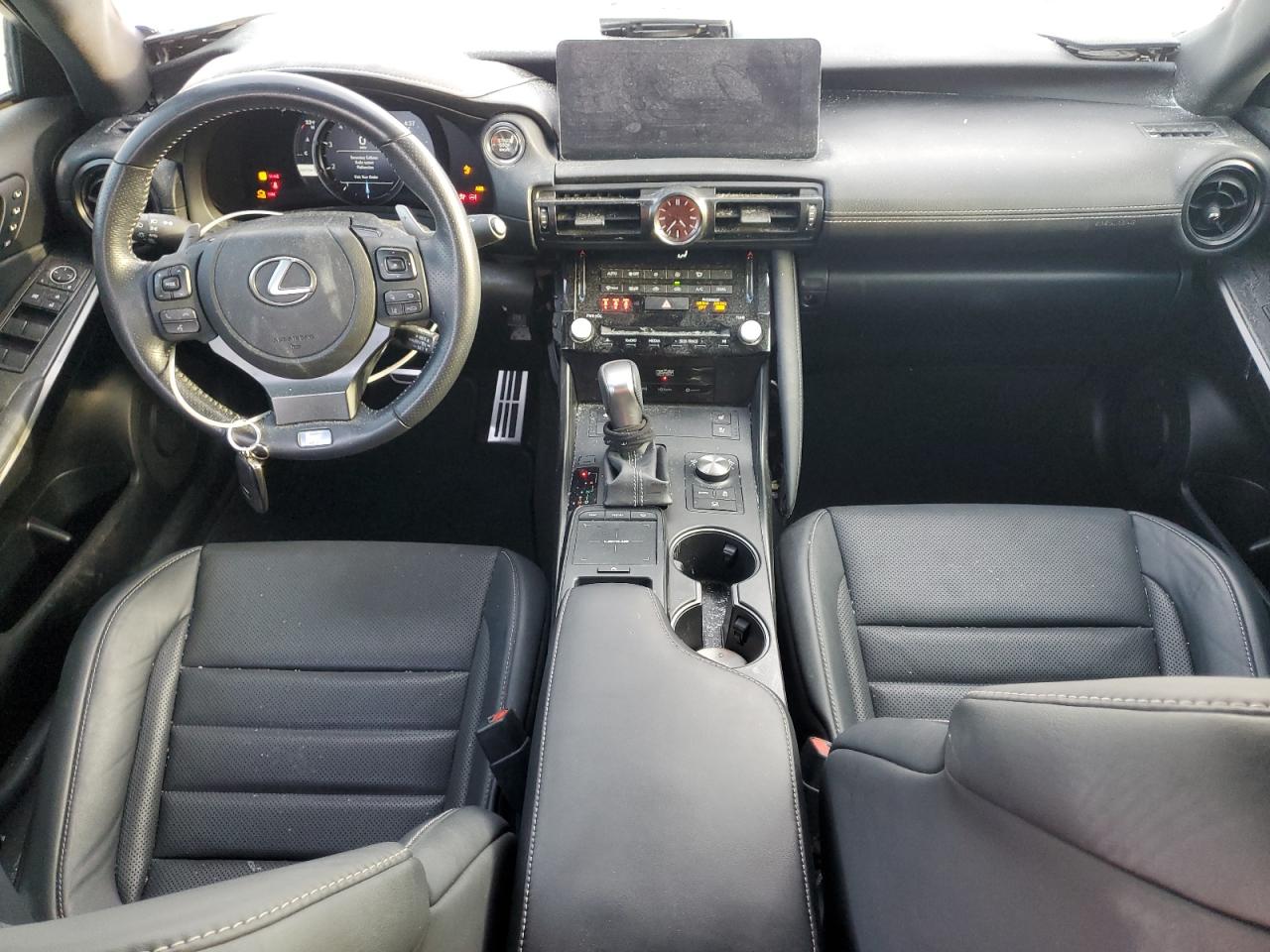 2023 Lexus IS - Image 8