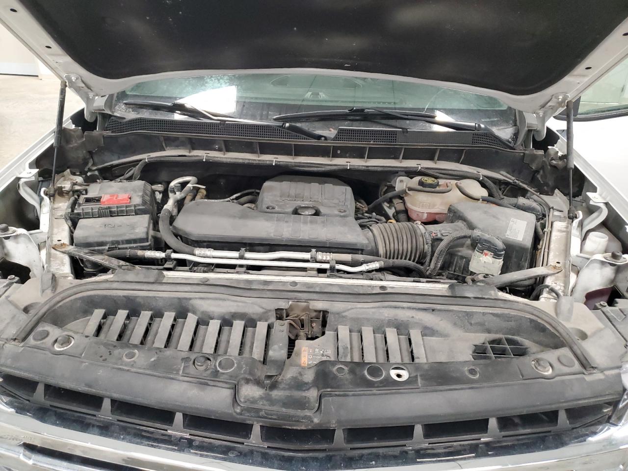 2019 Chevrolet Silverado - Image 11
