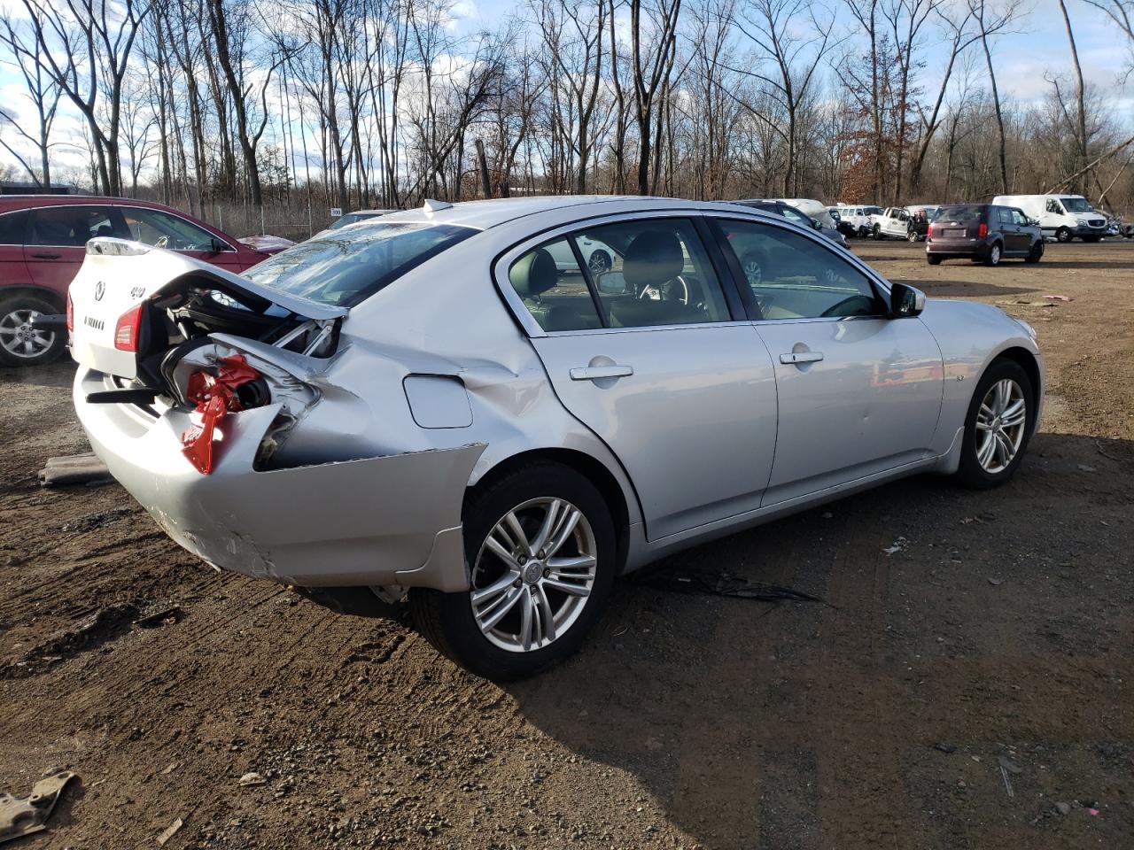 VIN JN1CV6AR4FM520186 2015 INFINITI Q40 no.3