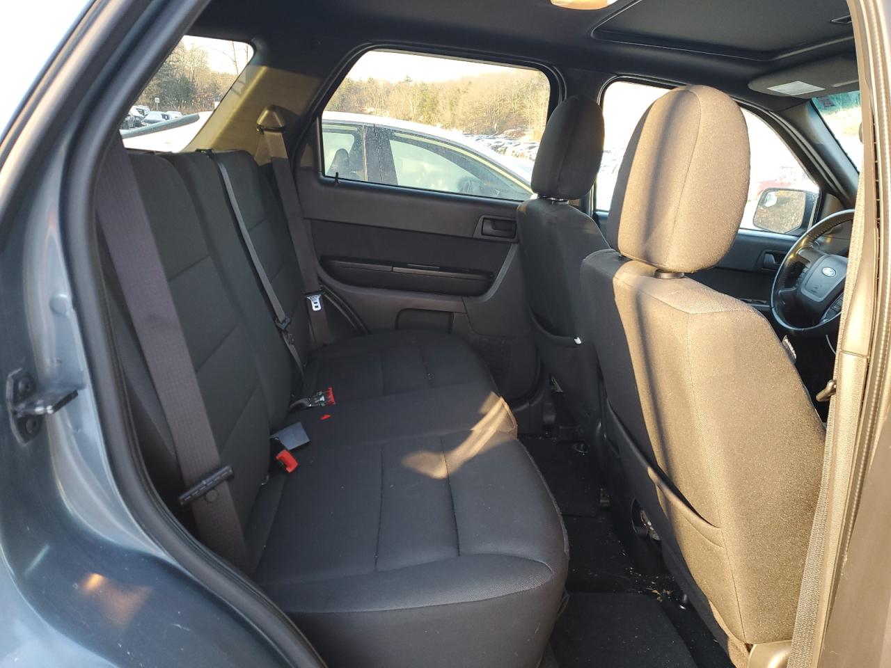 2010 Ford Escape - Image 11