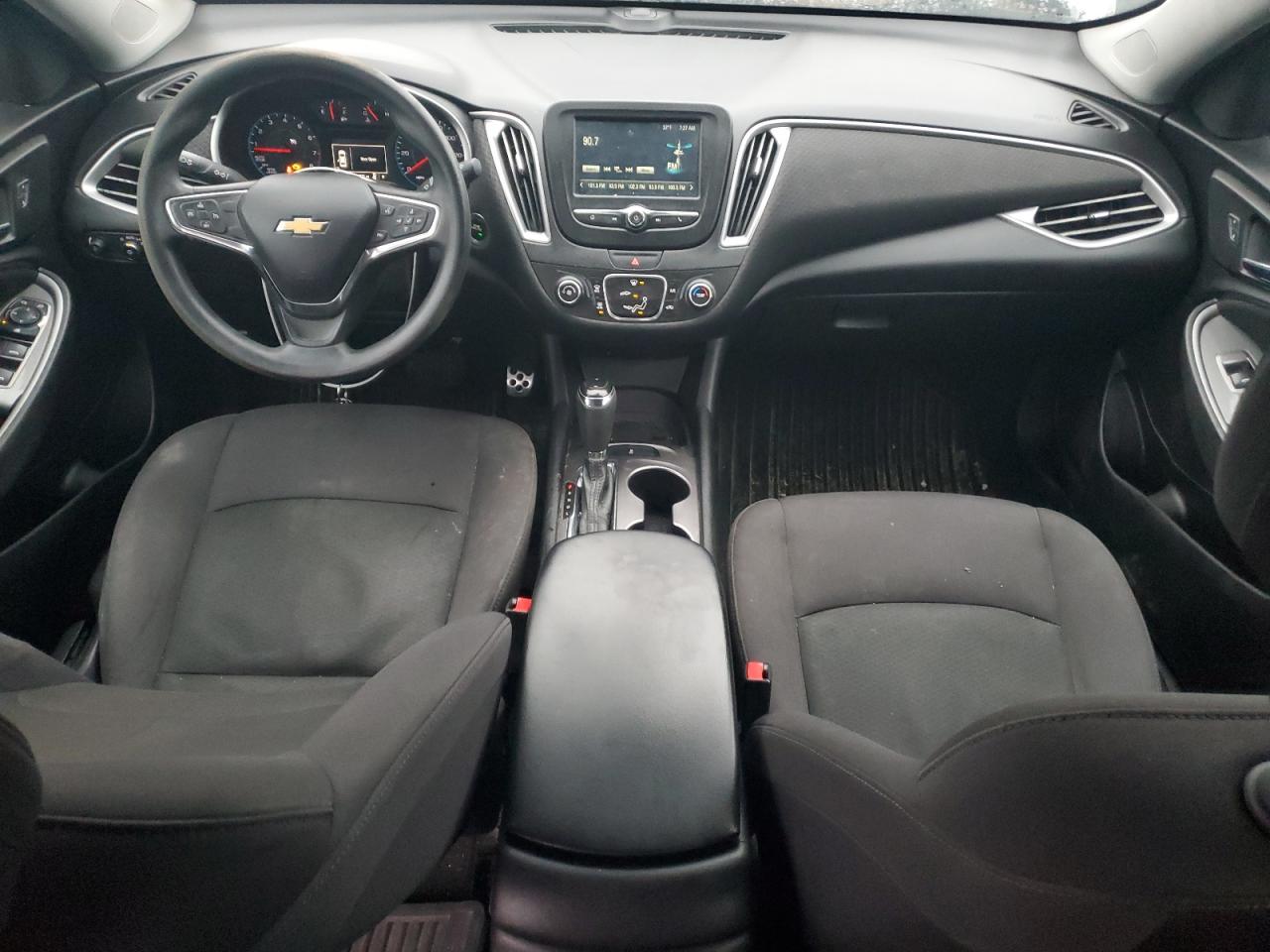 2017 Chevrolet Malibu - Image 8