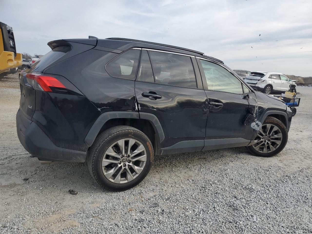 2021 Toyota RAV 4 - Image 3