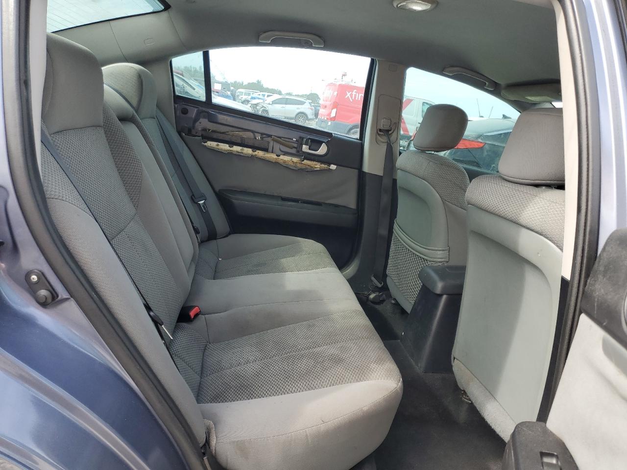 2008 Mitsubishi Galant - Image 10