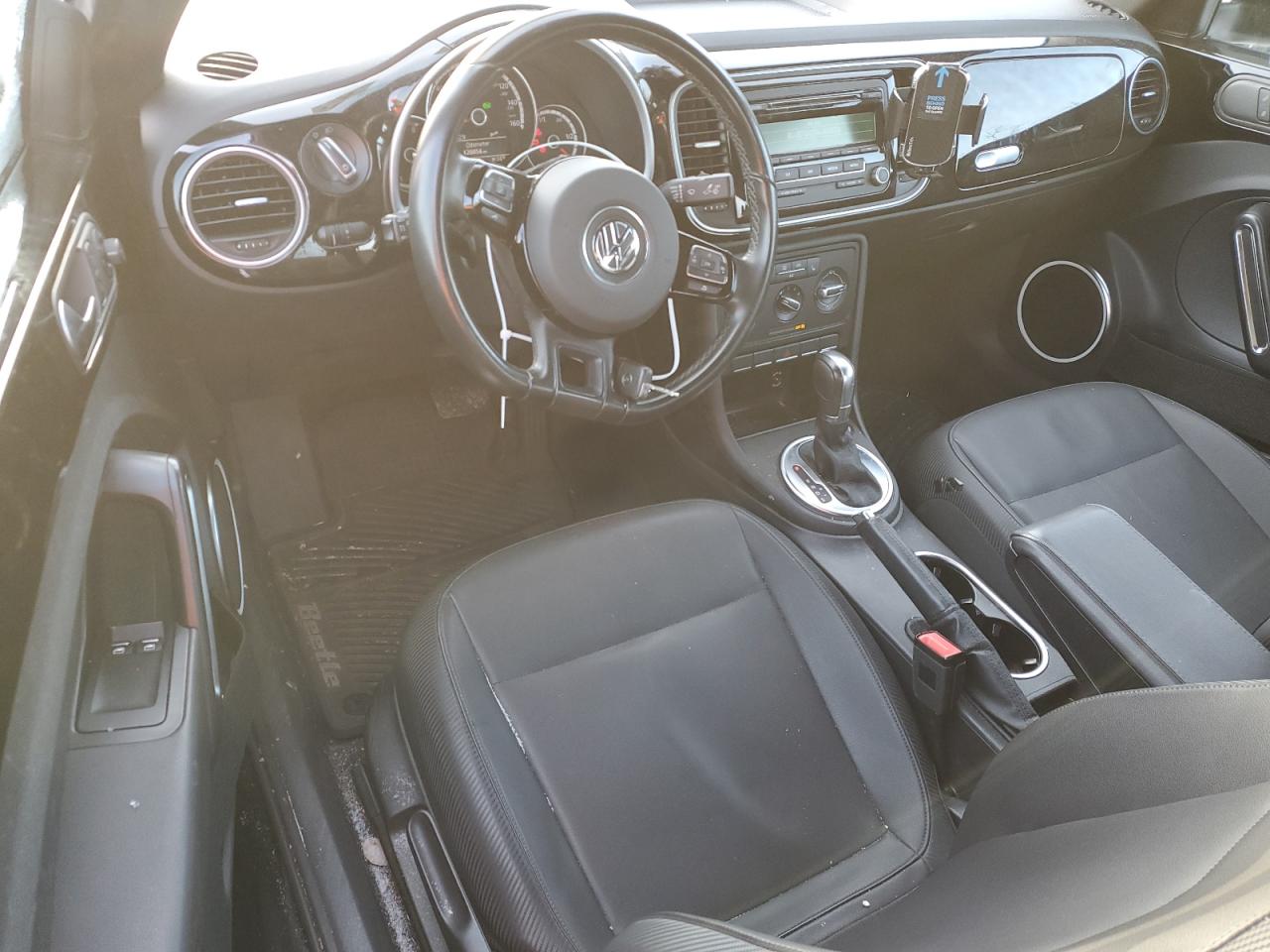 2014 Volkswagen Beetle - Image 8