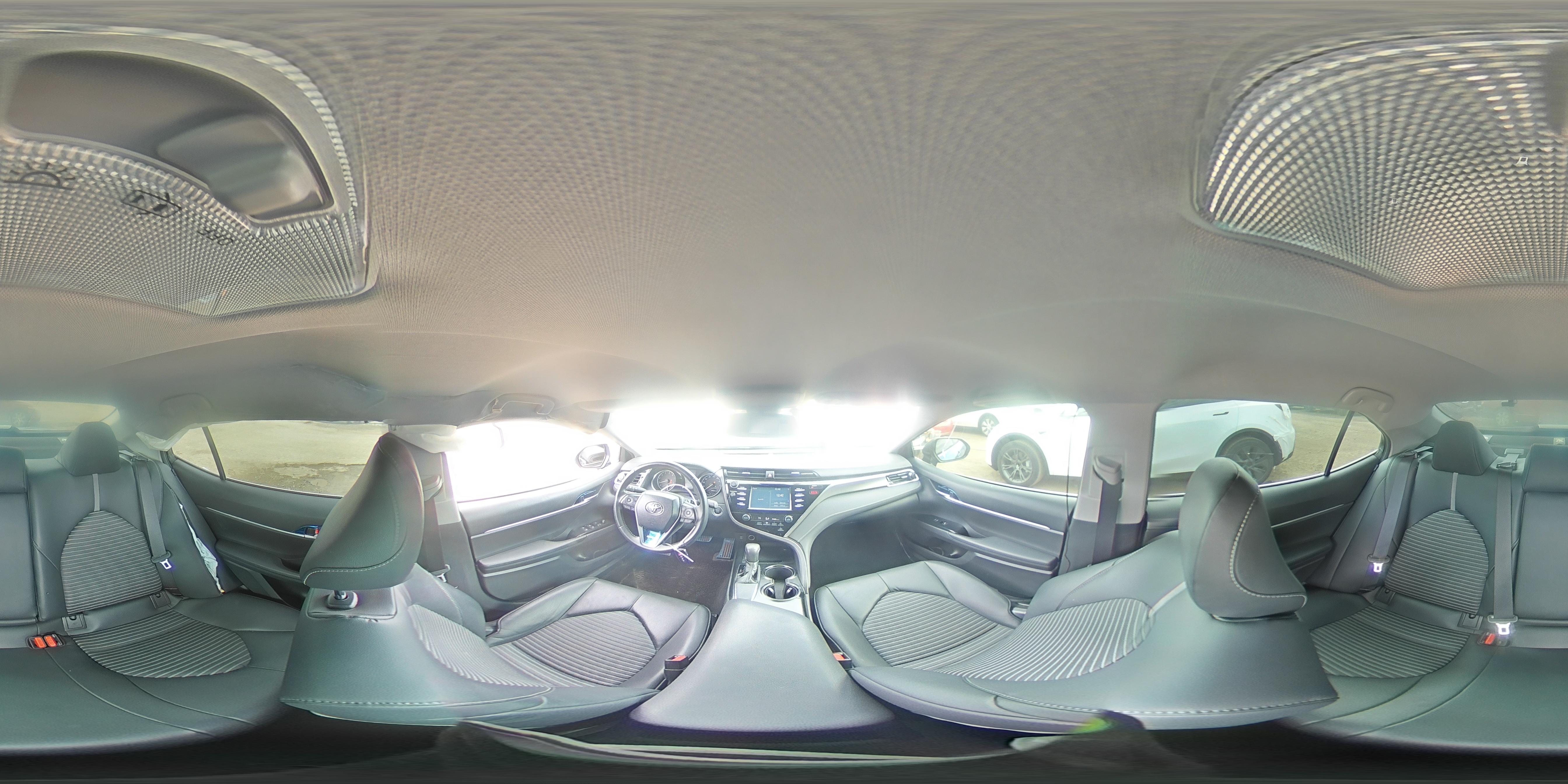 2018 Toyota Camry - Image 12