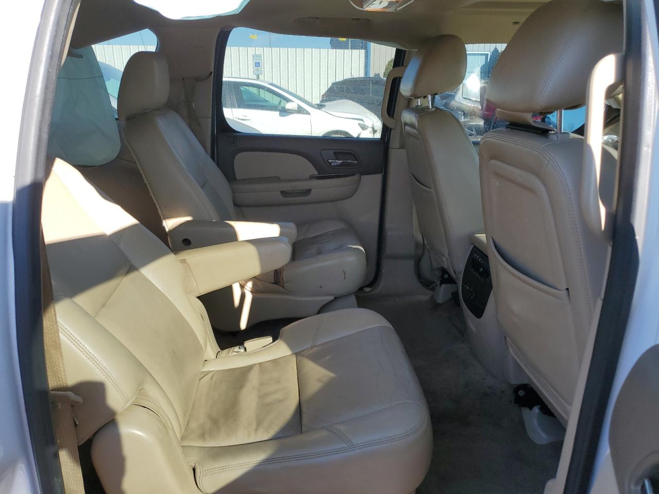 2013 Chevrolet Suburban - Image 11