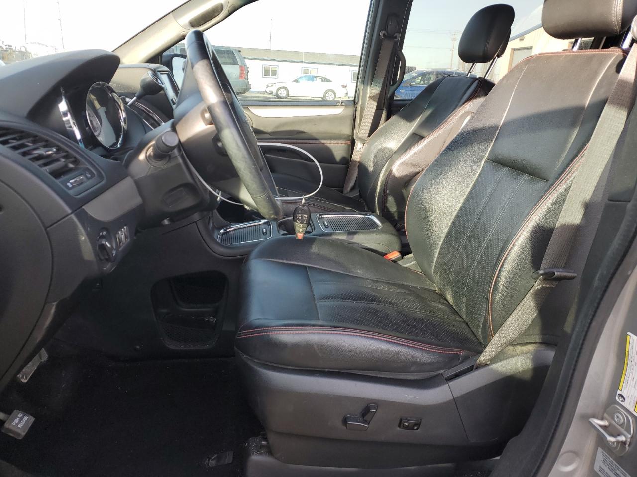 2017 Dodge Caravan - Image 7
