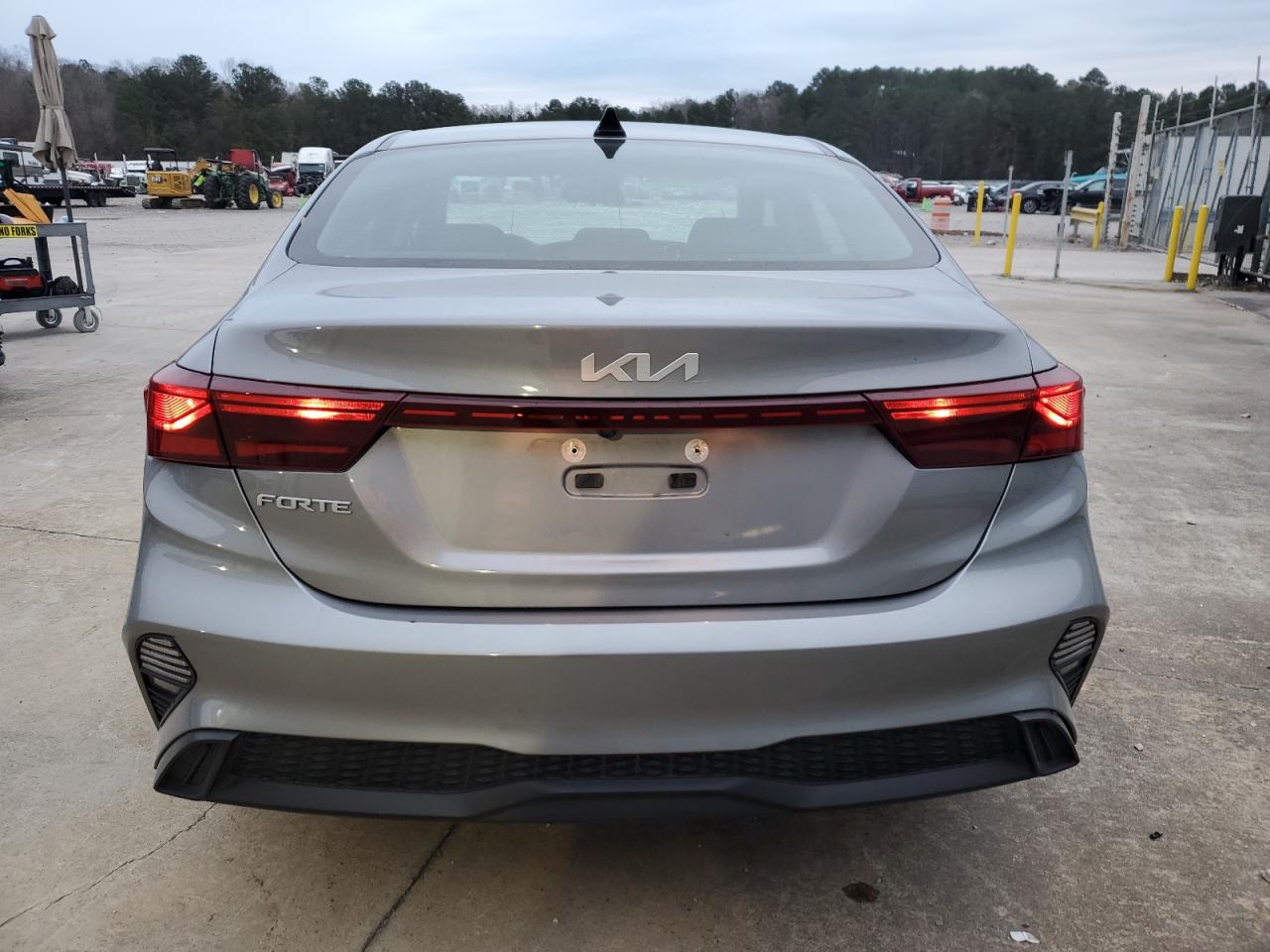 2023 Kia Forte - Image 6