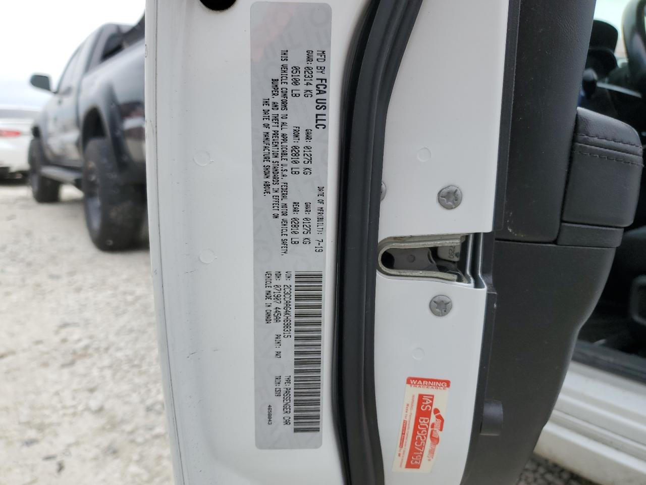 2019 Chrysler 300 - Image 13