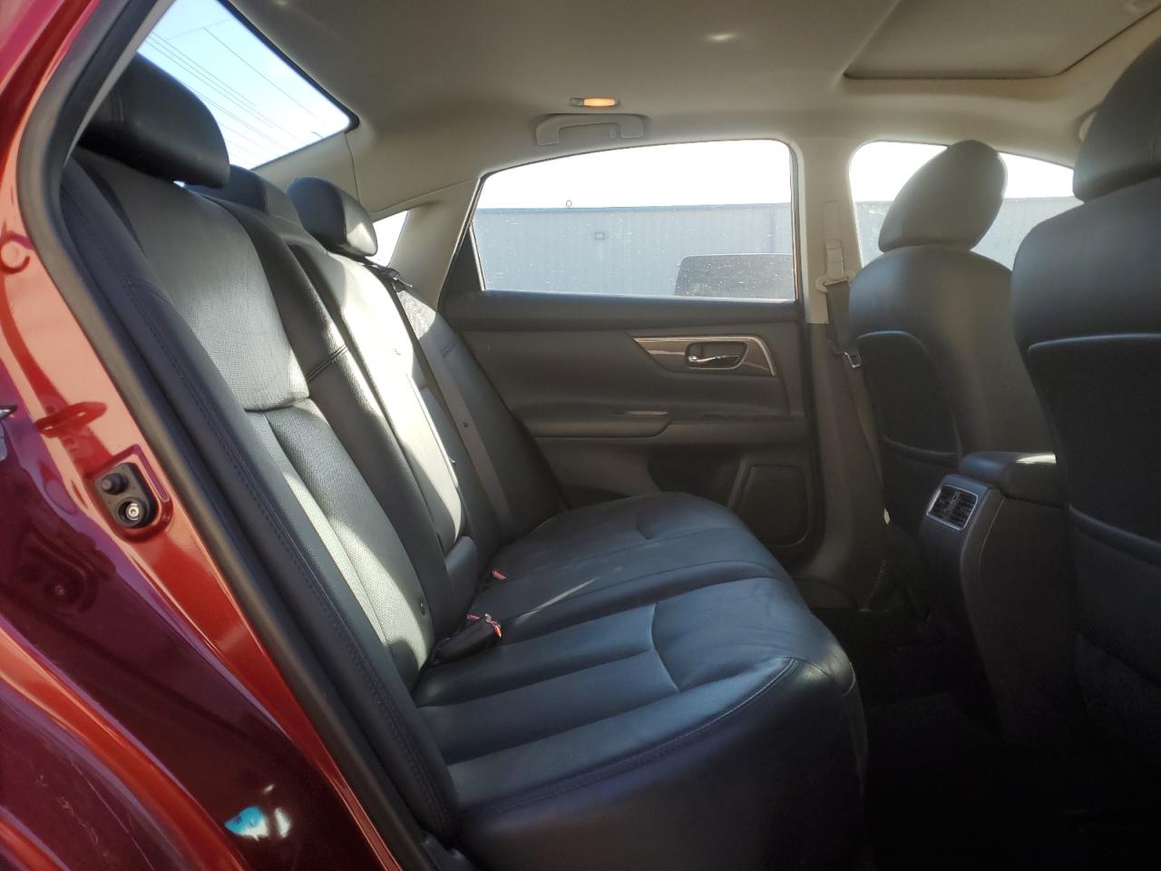 2015 Nissan Altima - Image 10