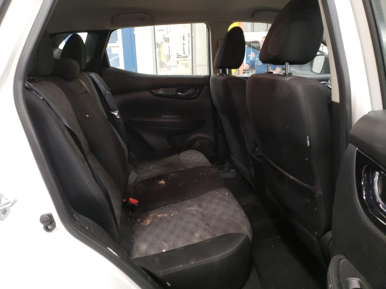 2017 Nissan Rogue - Image 11