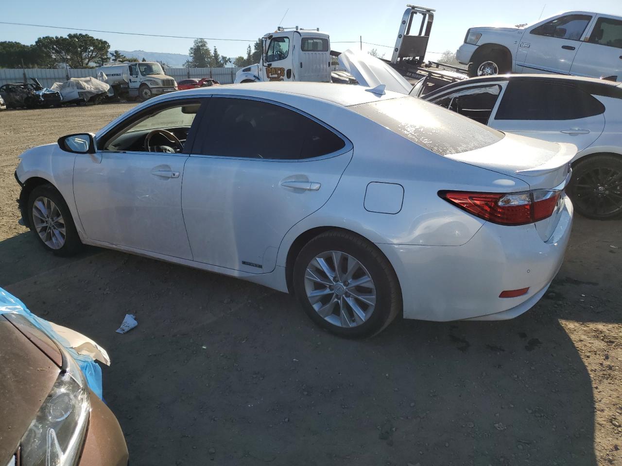 2014 Lexus ES - Image 2