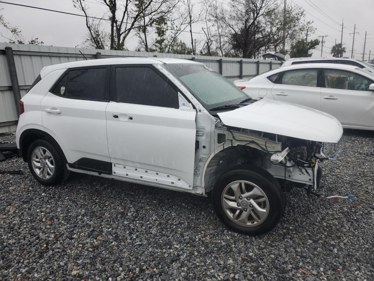 2023 Hyundai Venue - Image 4