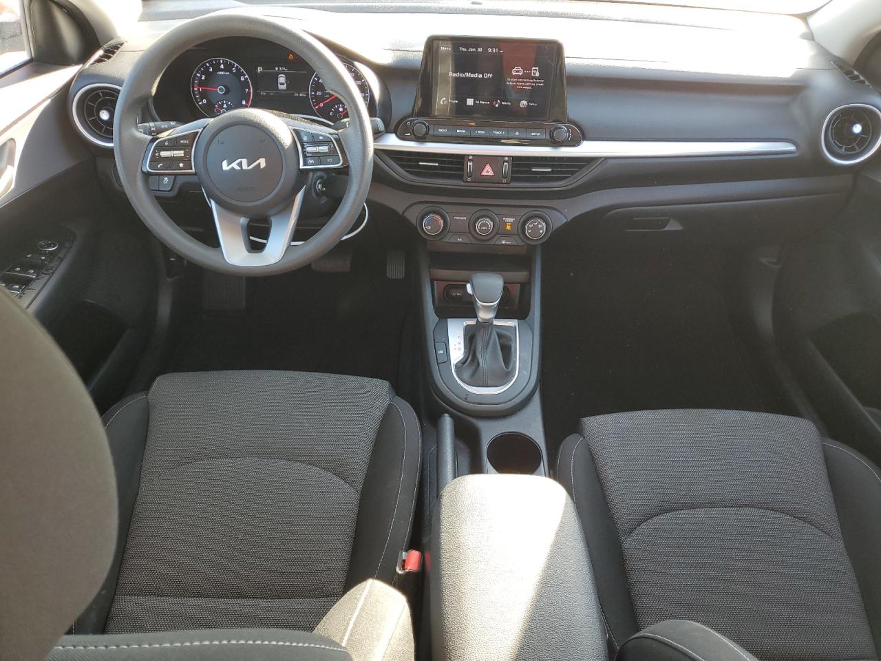 2022 Kia Forte - Image 8