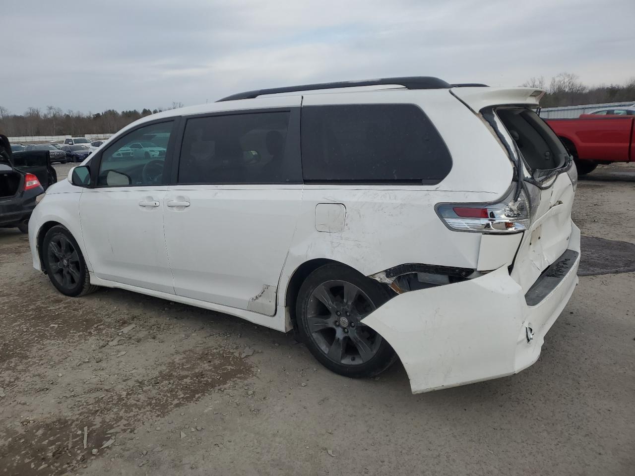 2012 Toyota Sienna - Image 2
