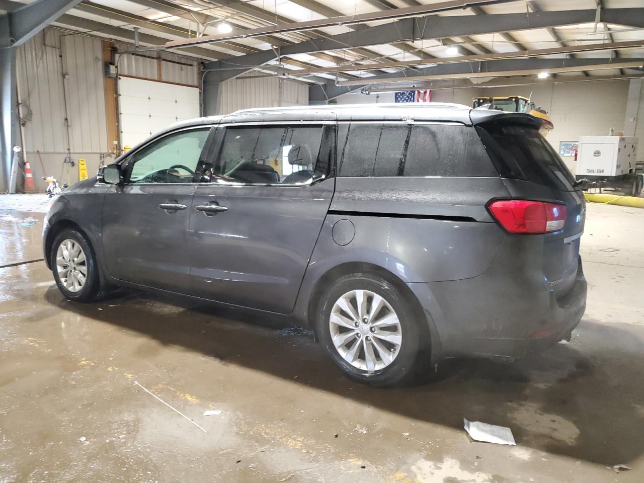 2016 Kia Sedona - Image 2