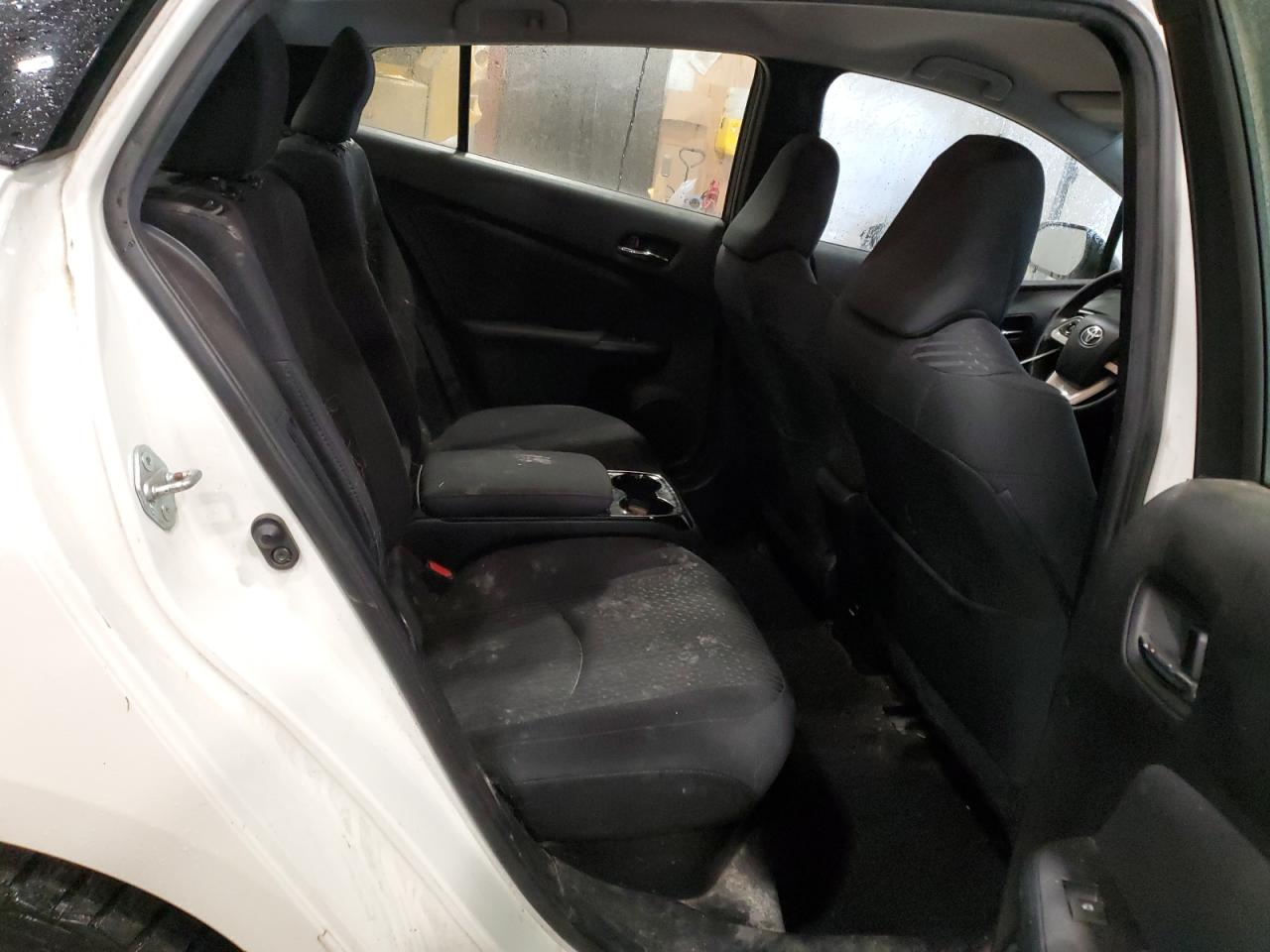 2017 Toyota Prius - Image 10