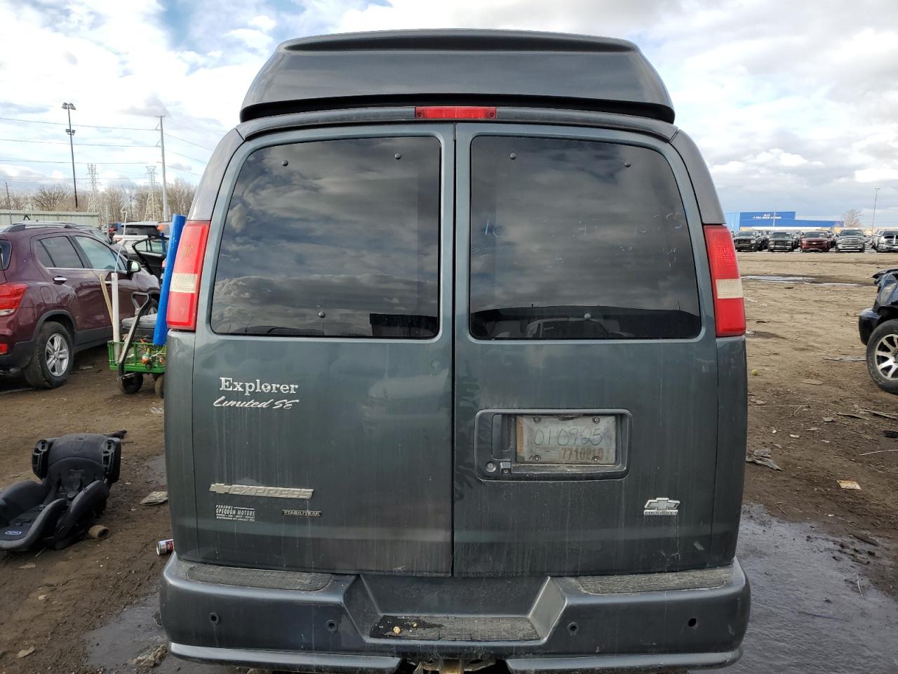 2014 GMC Savana - Image 6
