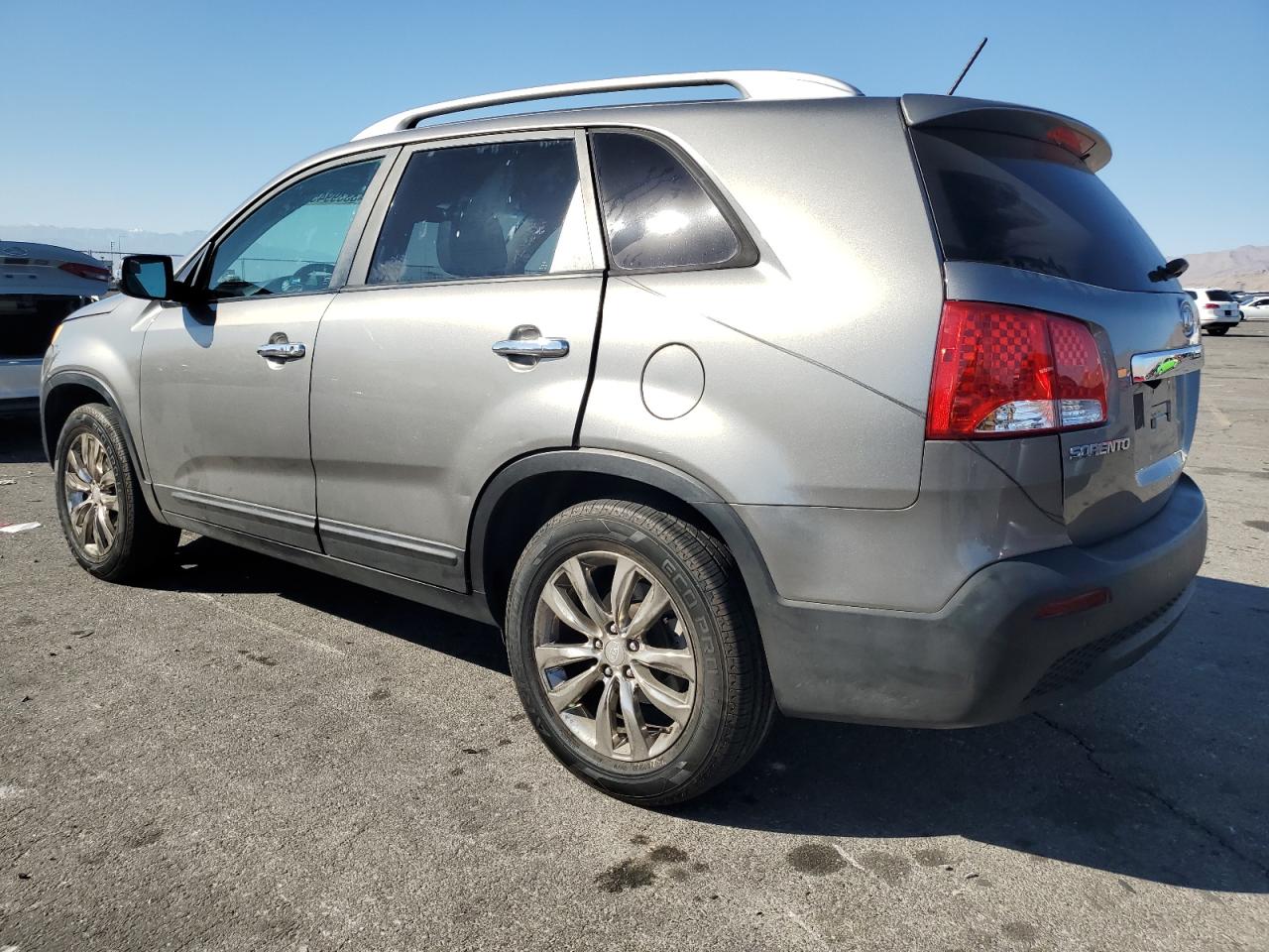 2011 Kia Sorento - Image 2