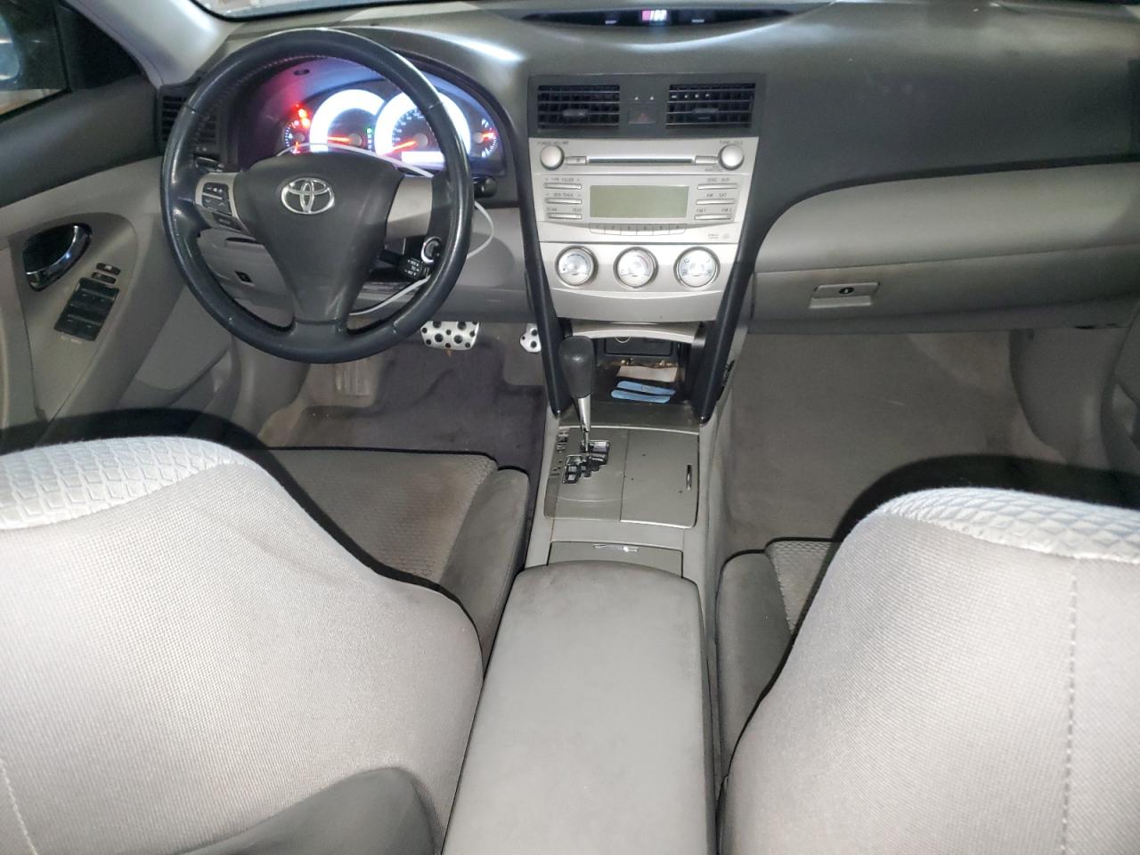 2011 Toyota Camry - Image 8
