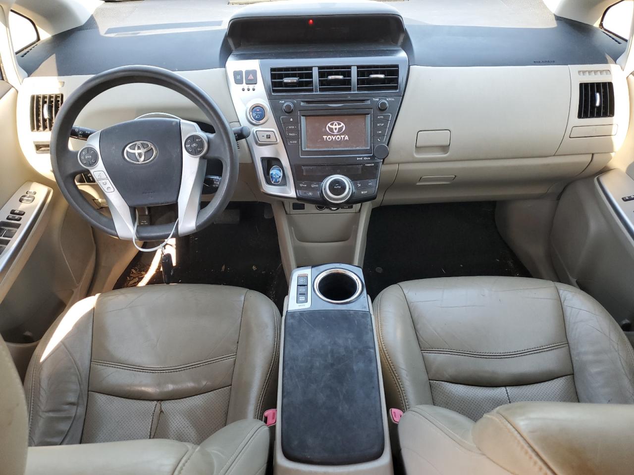 2012 Toyota Prius - Image 8