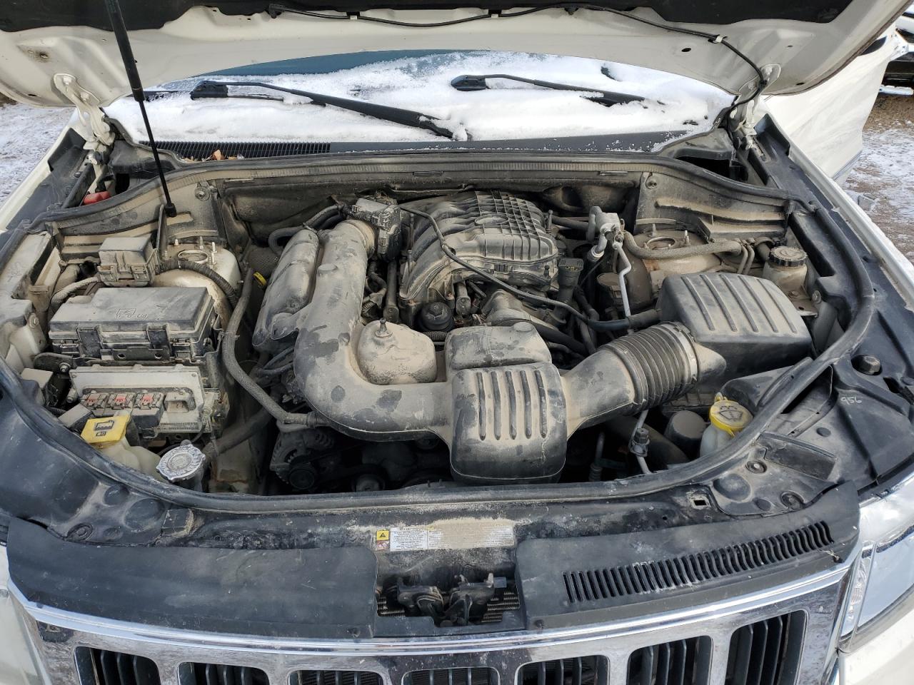 2012 Jeep Grand Cherokee - Image 12