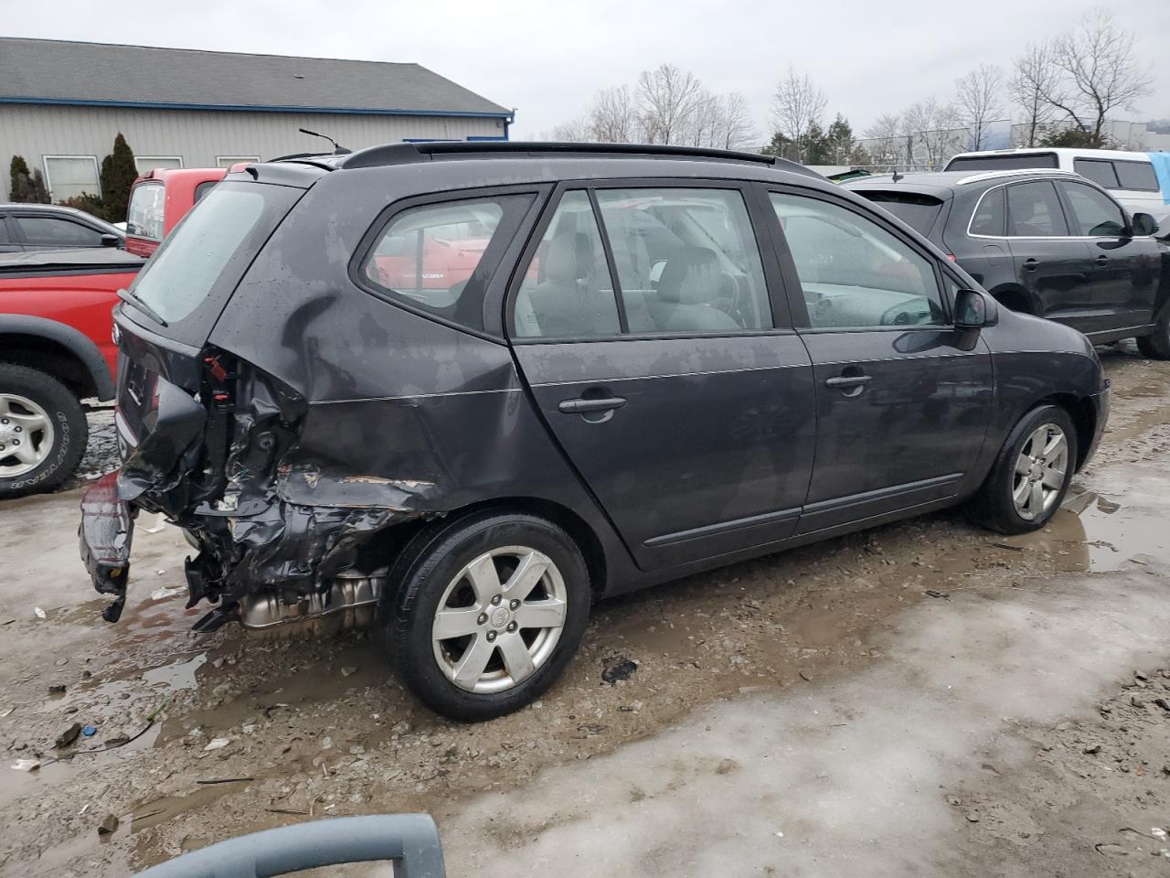 2008 Kia Rondo - Image 3