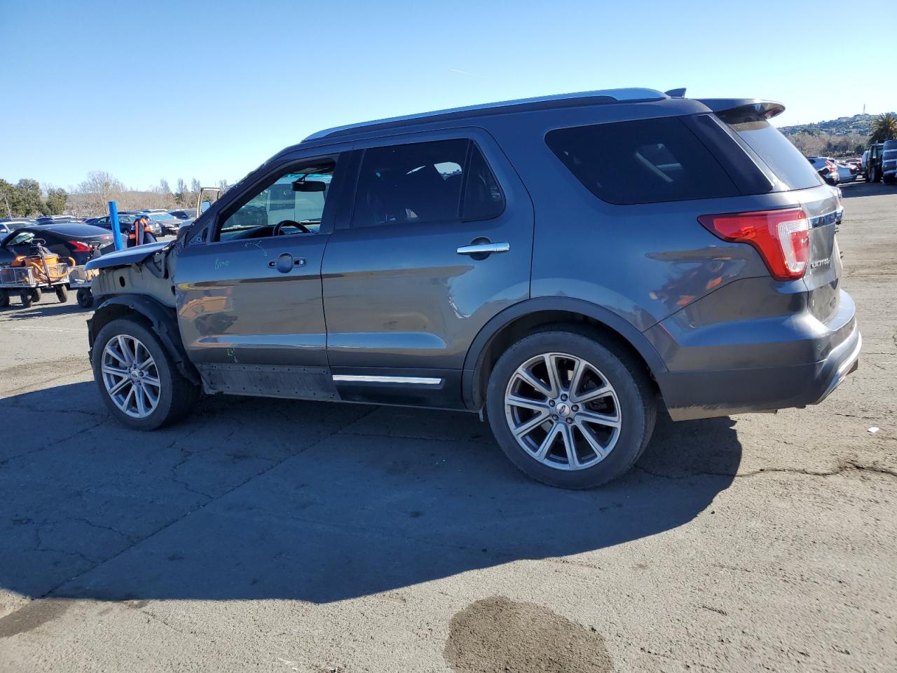 2016 Ford Explorer - Image 2