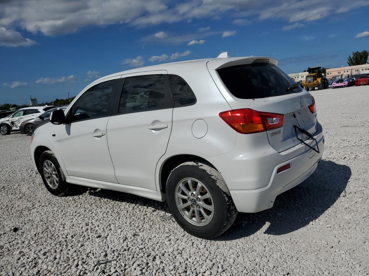2012 Mitsubishi Outlander - Image 2