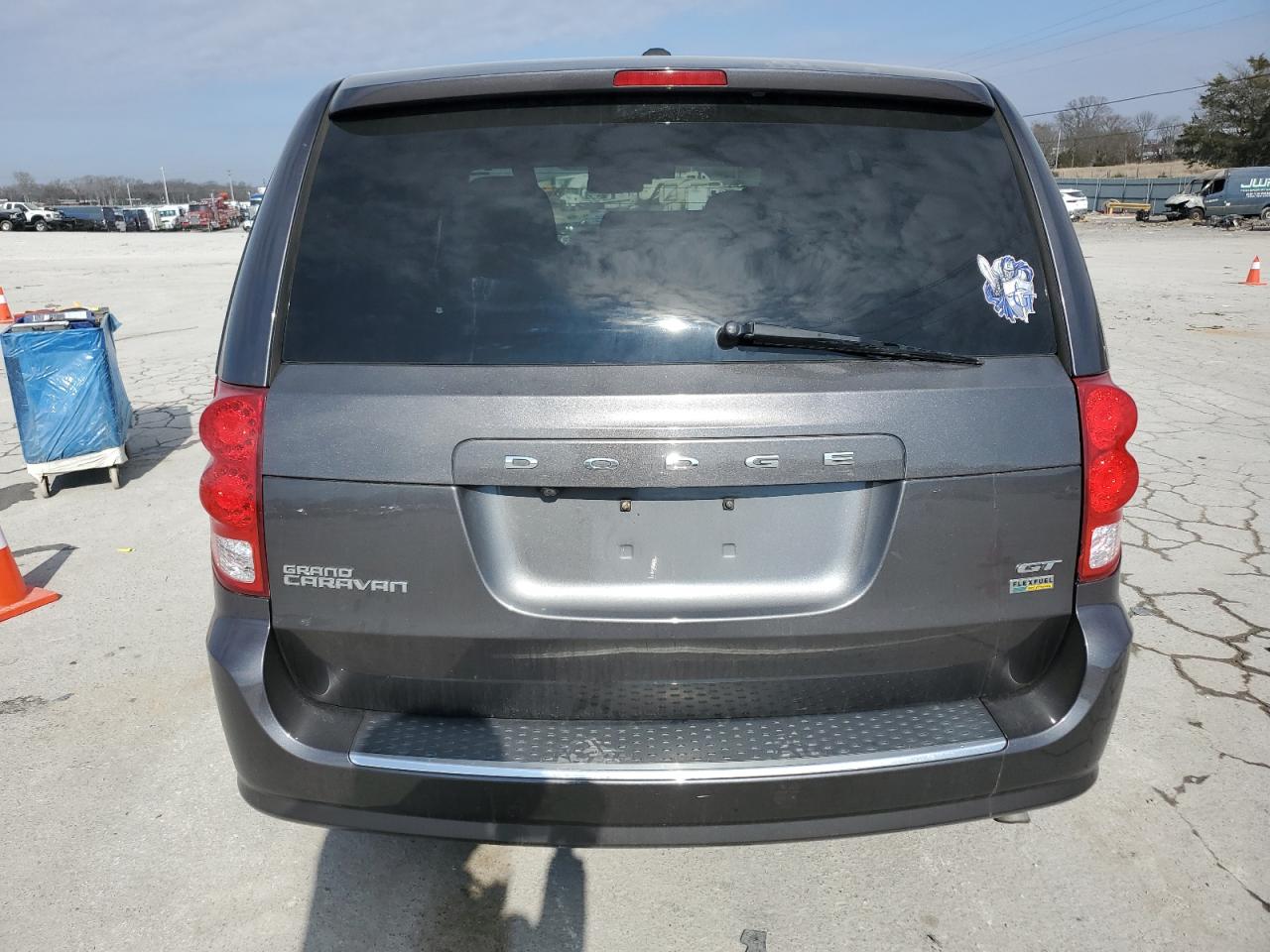 2019 Dodge Caravan - Image 6
